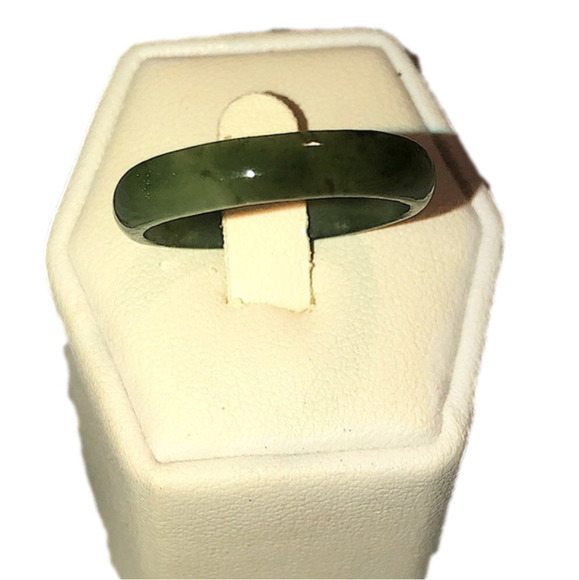𝅺vtg Jade Stone Carved Rounded Band Approx Sz 10.5 - 10.75 - Picture 1 of 7